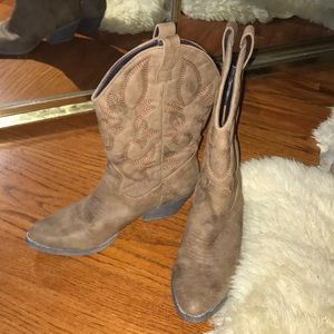 Beautiful brown cowboy boots